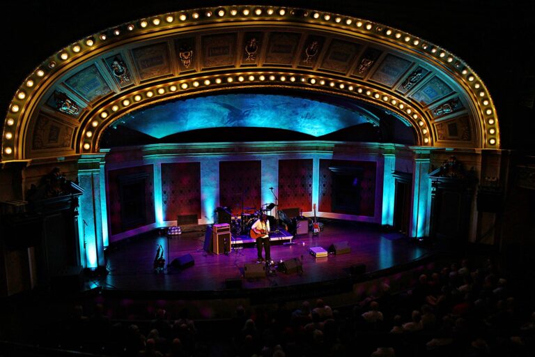 Kelly Richey Performance at Memorial Hall Robben Ford